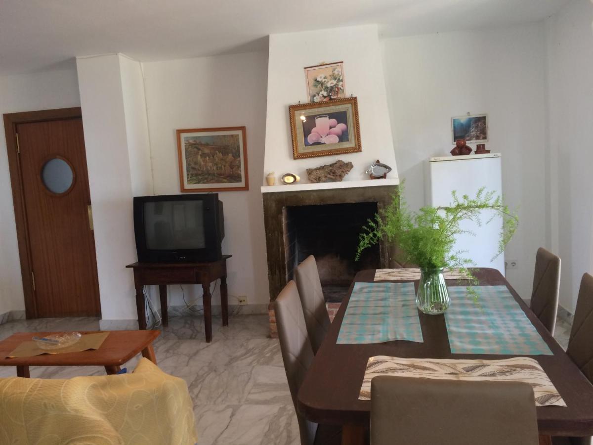 サロブレーニャCasas-E-Y -F-Pequeno Conjunto Casas Adosadoアパートメント エクステリア 写真